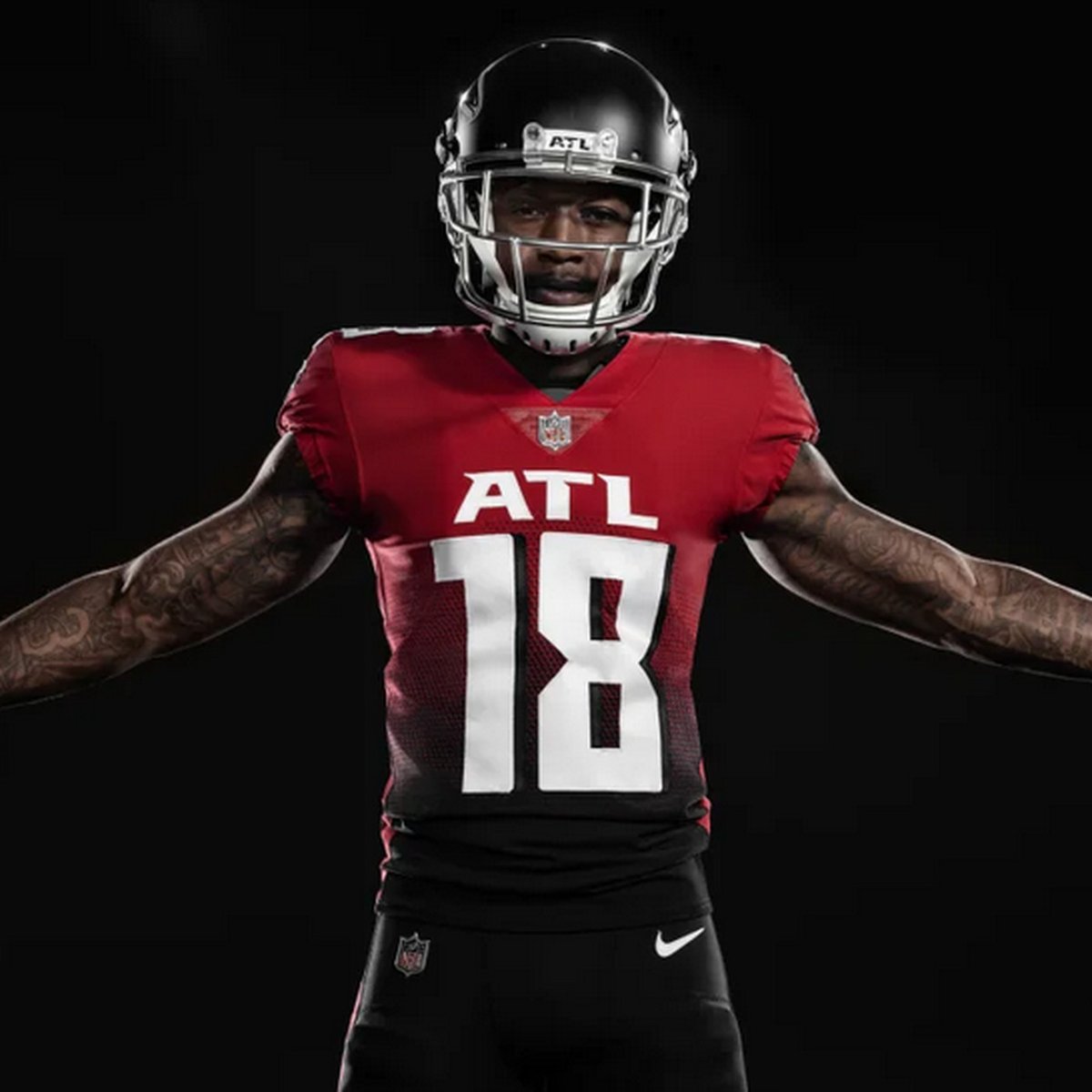 Chandler_Gray's tweet photo. @FemiAbebefe Lord, anything is better than the PeeWee looking gradient uniforms my Falcons wear.  It looks like I am watching my little cousin play at the Rec Fields.  Someone should be fired for this crap. https://t.co/IpPi9bAe0X