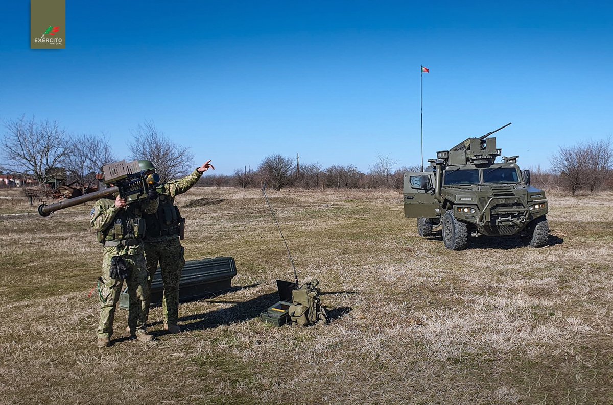Exercito_pt's tweet photo. A 2.ª Força Nacional Destacada🇵🇹 na Roménia🇷🇴realiza treino operacional para manter elevados níveis de prontidão e proficiência técnica e tática no cumprimento da sua missão
➡️https://t.co/FX00a1vBmg
#ExércitoPortuguês #DefesaNacional #2FNDROU #NATO #WeAreNATO #StrongerTogether https://t.co/xk2RGCBk9i