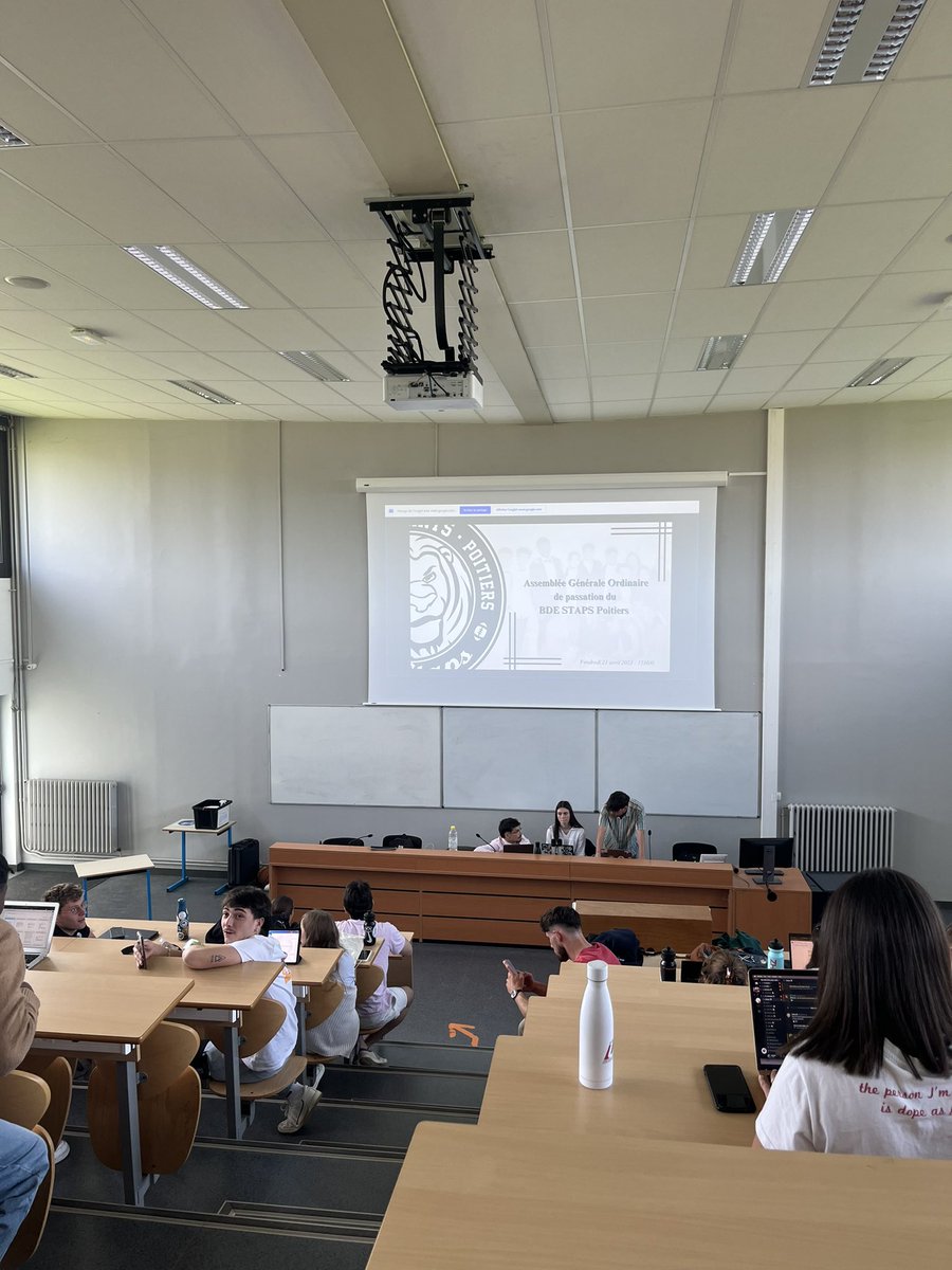 Présent pour l’<a href="/AFEP_asso/">AFEP</a> a l’AGO du <a href="/bdestapspoit/">BDE STAPS Poitiers</a>! 

L’occasion pour le bureau du mandat 2022/2023 de présenté les points suivant : 

➡️ Nouveaux statuts 
➡️ Bilan d’activité du mandat 2022/2023
➡️ Démission du bureau 2022/2023 
➡️ Élection du bureau 2023/2024

Un grand bravo!