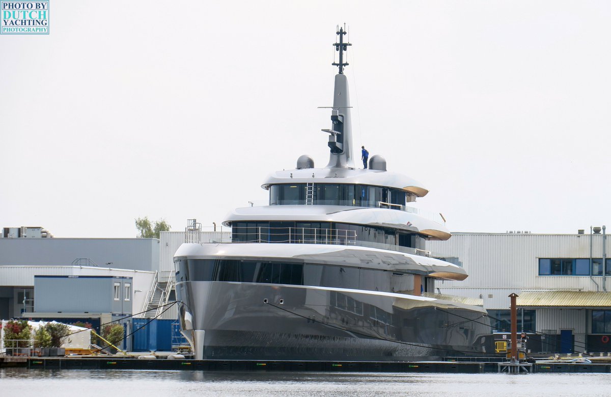 Dutchyachting's tweet photo. The 84m/ 275’7” Project 710 with her mast set. Photos by @Dutchyachting.
#Project710 #Feadship #Superyacht #Megayacht #YachtNews https://t.co/juJLcbFTPg