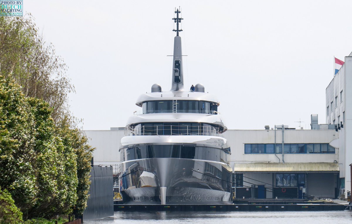 Dutchyachting's tweet photo. The 84m/ 275’7” Project 710 with her mast set. Photos by @Dutchyachting.
#Project710 #Feadship #Superyacht #Megayacht #YachtNews https://t.co/juJLcbFTPg