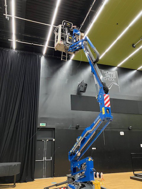 InfoUpstage's tweet photo. Latest school installation, heights not a problem 😁 https://t.co/sThrRKVq1m