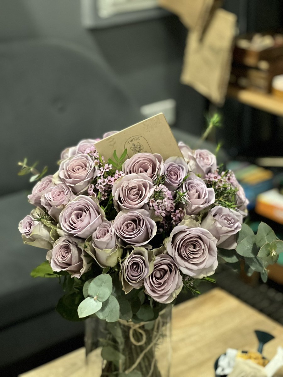 jeonjeonwoo's tweet photo. Sent the first batch! I had trouble with purple as we don't have much of it today and sorry if my photos aren't pinterest quality 😭 

I will retweet if the owners decide to tweet their message cards on their own 💜  

Binnie, I hope you know how loved you are. https://t.co/cvq0D1z1qF