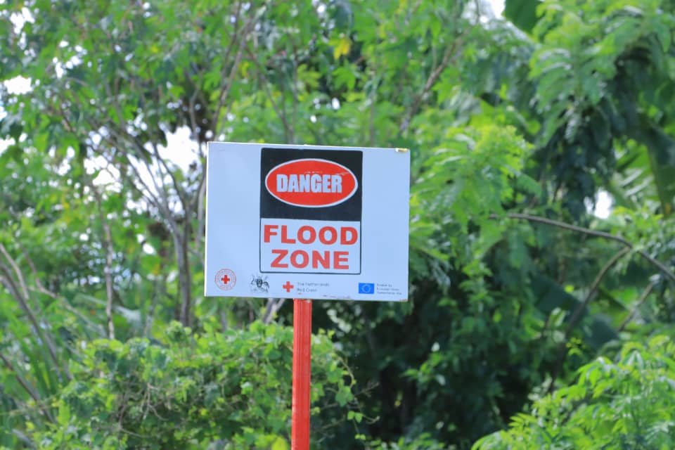 UgandaRedCross's tweet photo. Early Warning, Early Action : In Karusandara Parish, Kasese district, due to climate change related effects, the community has been equipped with Information on likely emergencies to serve as "Warning Information" for community preparedness. 
Supported by @eu_echo 
Cc @RodeKruis https://t.co/GdkaIaWuHu