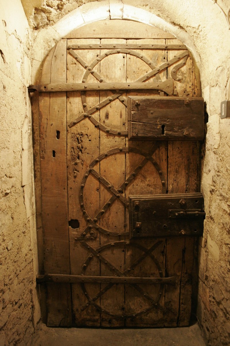 For all door lovers out there, here is Gundulf's door. Tucked into the north-east corner of the Transept, it is  reputedly one of the oldest doors in England. It dates from the 1080s. 
#doors #Norman #Medieval #cathedrals #Rochester