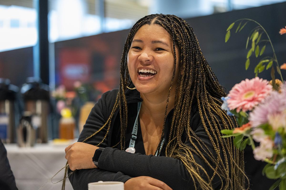 TheAudaciousPrj's tweet photo. @TEDTalks @darkbluebloke @GlobalFishWatch @TenureFacility @GirlTrek Audacious grantees connect across fellow events like the speaker welcome lunch and mixers 💬 

@MonicaArayaTica from @Drive_Electric_ 
@AmandaRenteria from @codeforamerica 
@kiahjw from @sirum 
@tianaej from @HelloCTCL https://t.co/fRSUbrH9ua