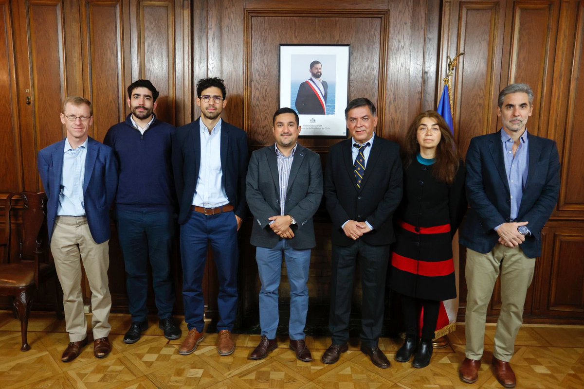 ippnorte's tweet photo. 🔴Último día de la II Misión OECD
La comitiva de expertos @OECD_local y el equipo del IPP, se desplazan a #Santiago para sostener reunión con Subsecretario de BN @sebas_vergara y dialogar sobre las solicitudes y problemas que aquejan a las comunidades de la región de #Antofagasta https://t.co/U5kwCmT2Qc