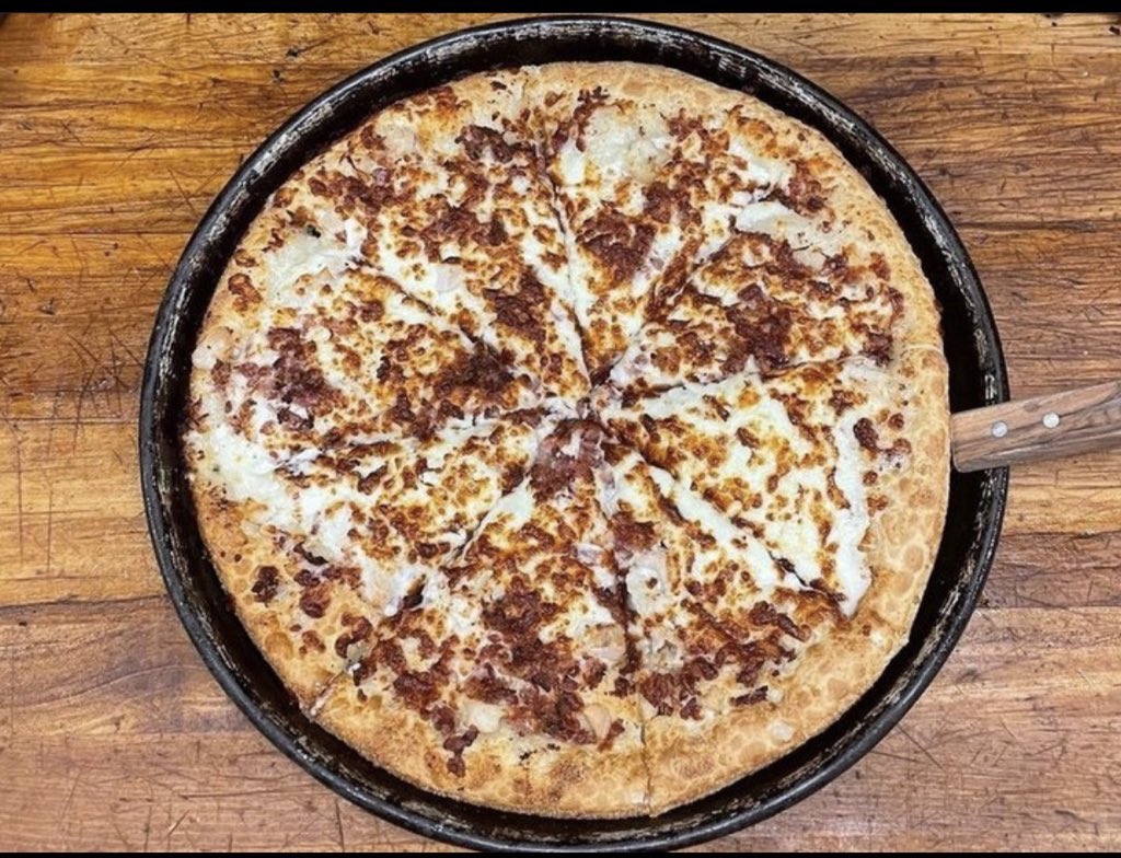 HendersonMrBs's tweet photo. It’s #FreePizzaFriday! Hit that RT button for your chance to win a free large one topping from Mister B’s! Must follow to win. 🍕 https://t.co/EPbEZtrseO