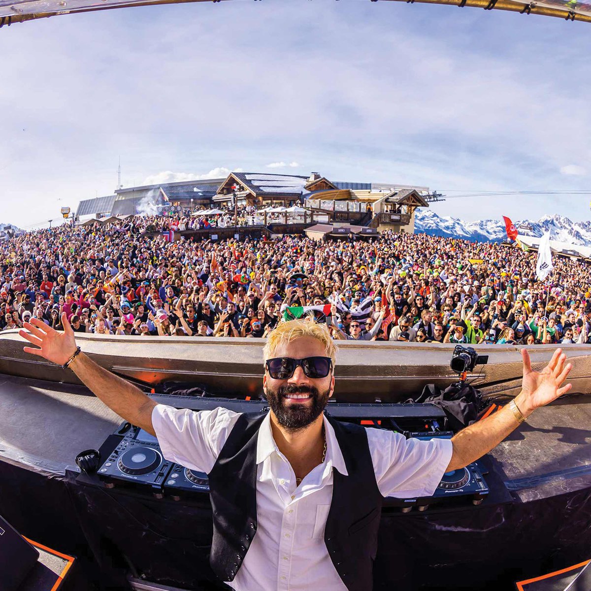 R3HABMx's tweet photo. @R3HAB  | Tomorrowland Winter 2023 ❄️

https://t.co/Uc0YQVi9B1 https://t.co/kzrA6a9sD0
