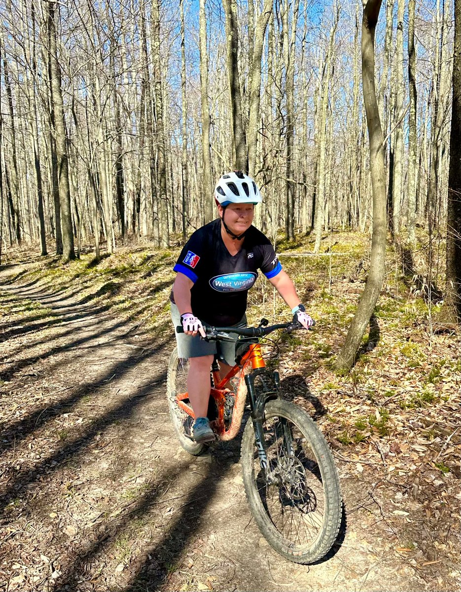 Happy happy birthday to #WVICL Race Reporter and Photographer, Jeana Harrison!
Thank you for all that you do Jeana!

#NICA #WVICL #MoreKidsOnBikes #WVRocks