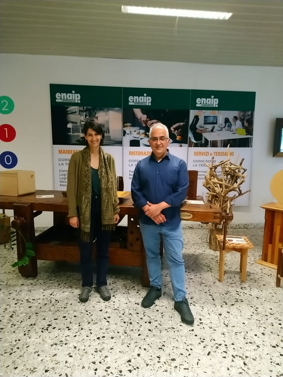 fpcatarroja's tweet photo. 🟢Francisco Aparici, #FPCatarroja, visita al alumno de #GS, Aarón Atares en 🇮🇹, Feria #Mueble Milán y empresas para movilidades de alumnado🇪🇺
Aarón realiza sus #fcts en Porro SPA🪑🛋
#insmaplus_20 #fpcatarrojaerasmusplus_insma20 #fpcatarrojaerasmusplus_cfgsfct #difonerasmusfp https://t.co/0Q4jLyseFq