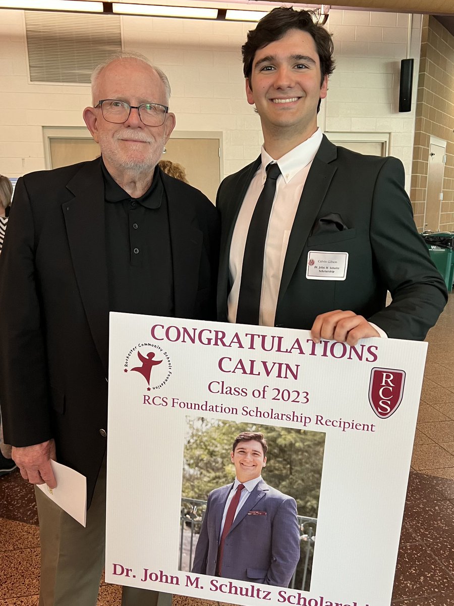 Congrats to Calvin Gibson for earning the RCS Foundation Scholarship! This scholarship is awarded to an athlete that has demonstrated leadership and community service.  Calvin is an ELITE example to his teammates and classmates!!🛡️⬆️ #EliteMenOfCharacter #ELITE #ArmorUp #WeAreSC