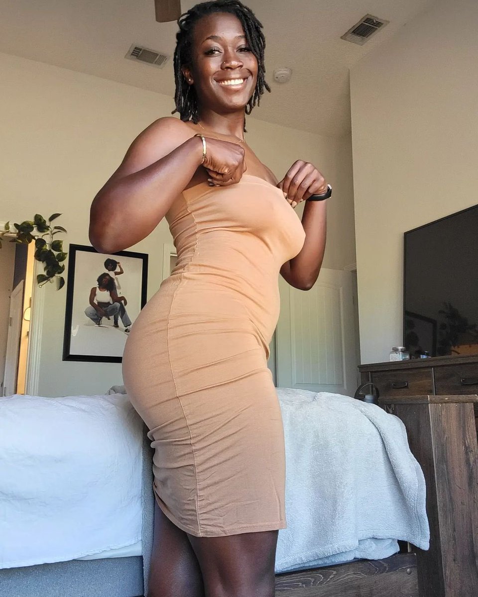 18_locs's tweet image. 🤎🤎🤎
•
📸: IG/zb_chocolate 👸
•
⁣Want The Perfect Loc Wash Products for your Loc? ( ‼️CLICK ON THE LINK IN OUR BIO‼️
•
•
#locd #coloredlocs #locdqueen #locqueen #womenwithlocs #girlswithlocs #locjourney #locstylesforwomen #thicklocs #dyedlocs #locs_18 #locs_18_pic