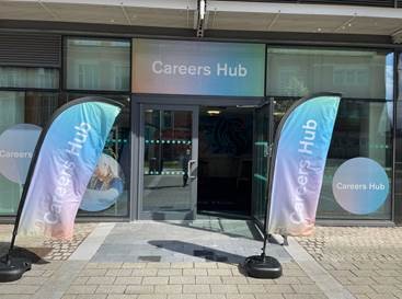 Careers Hub is now open for ALL DMU students.
In the Careers Hub there is a new VR Headset, which enables you to complete different employability modules such as interview prep, develop your presentation skills etc. Each session is approx. 30 minutes long. 
#BookNow 

📷