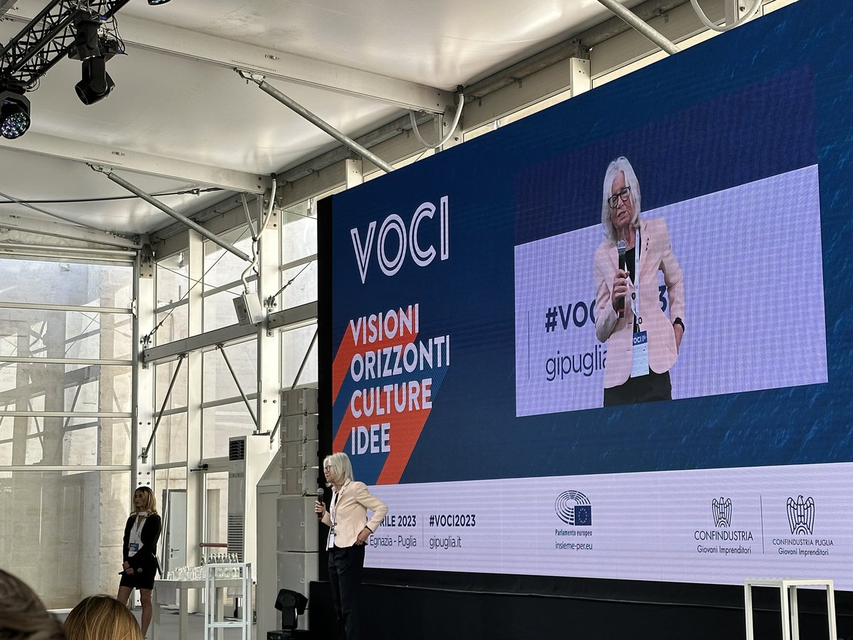 GIBrindisi's tweet photo. MARTA DASSÙ
Direttrice Aspenia
Cronache dagli oceani: Stati Uniti e Cina nella sfida del secolo.

Il 2023 sarà l’anno del redde rationem fra le due super potenze mondiali? 

#VOCI2023 

@GIConfindustria @conf_brindisi https://t.co/ATKrMkPZ1s