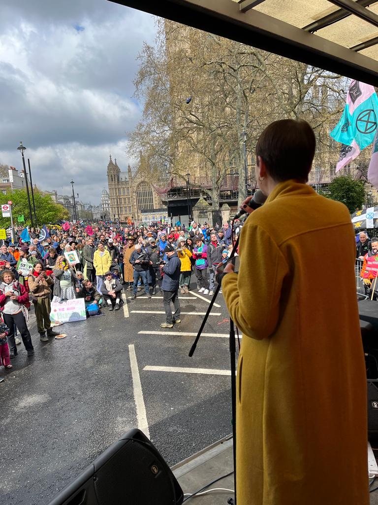CarolineLucas's tweet photo. So inspiring to see thousands out on the streets today. The demands for Govt are clear:

- Tell the truth about the #climateemergency
- Stop being complicit in countless climate crimes from oil fields to coal mines
- Keep new fossil fuels in the ground &amp; #StopRosebank

#TheBigOne https://t.co/l5I48dfvay