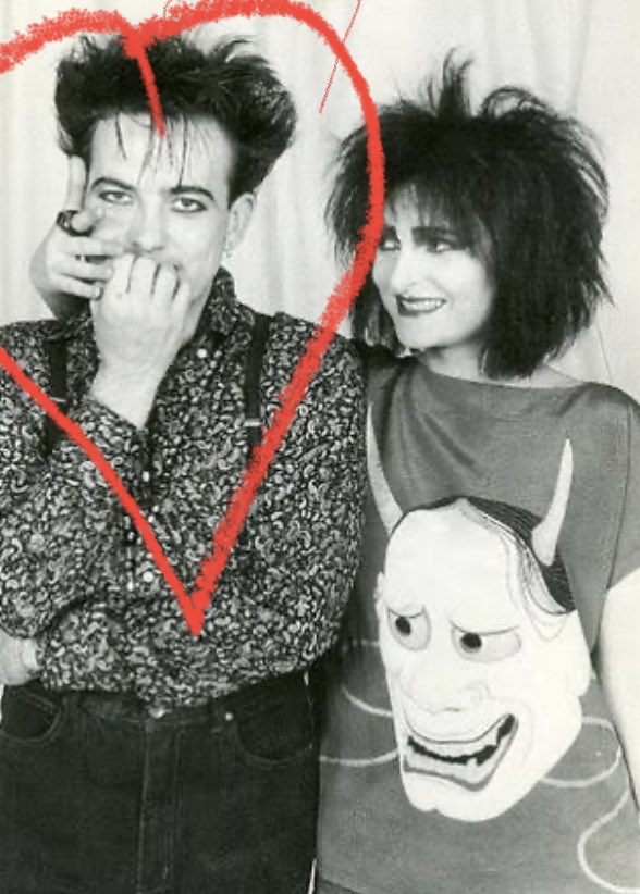 jojoscott99's tweet photo. Happy 64th birthday to my first love Robert Smith #thecure https://t.co/7it67oDa5v
