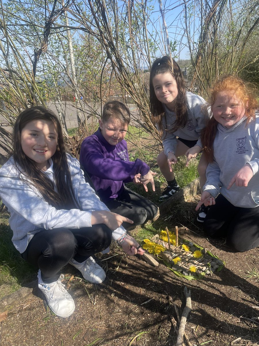 missmcdade_'s tweet photo. It’s great to learn outdoors! We were learning to create ephemeral art this afternoon. We discussed what natural materials we could collect from the ground, how to be safe when collecting materials and we created our own pieces of art using the materials! 🌿🪵@ASP180 https://t.co/JFtJvvBT0x