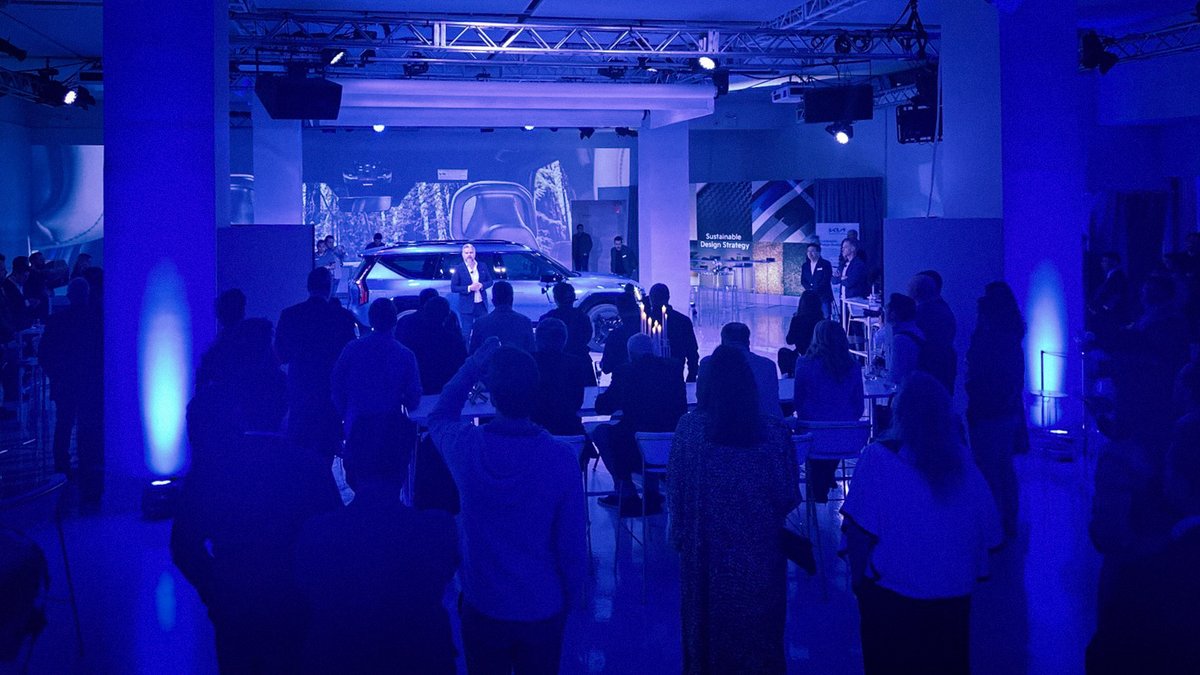 Centerstage tweet media
