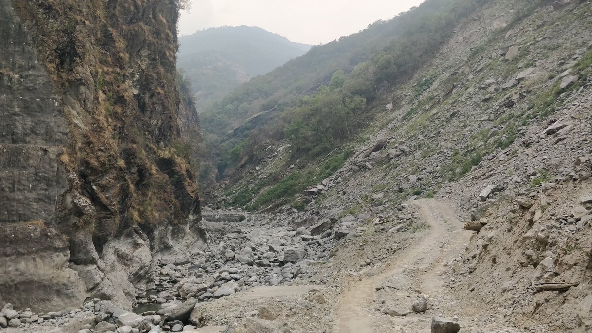 basanta58_raj's tweet image. The pain of Melamchi debris flow is still there. It is very hard to mitigate this risk but this is high time to installed Multi-hazard early warning system in this river valley. #MHEWS #Melamchi #debrisflow