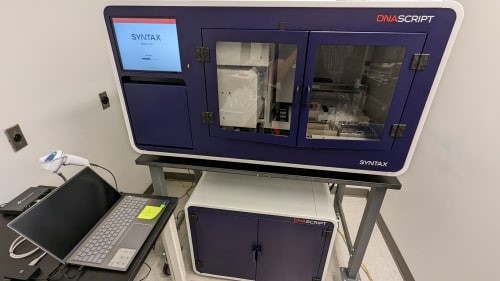 Can you print #DNA on demand? <a href="/ColumbiaMed/">Columbia Medicine</a> can! Dr. Harris Wang just installed #SYNTAX in his lab. The benchtop system will be used for enzymatic DNA synthesis in #gene assembly projects. When will you get yours? Contact us bit.ly/DNAcontactus
