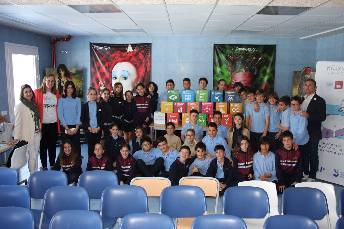 ColegiosISP's tweet photo. Esta semana los grupos de 5º y 6º de Primaria han participado en el taller de ODS promovido por @Bionord_  y el @ajuntpeniscola exponiendo sus originales y creativos trabajos. https://t.co/Iv7uiy3OeG