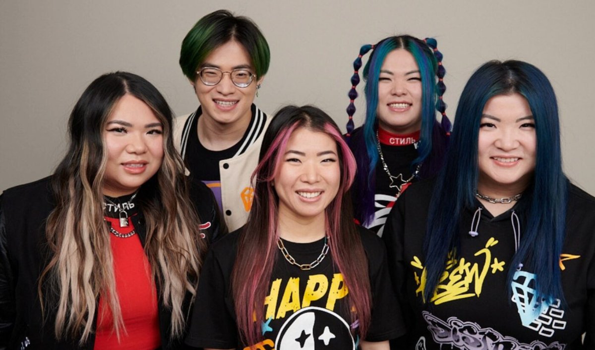 ItsAlexerFlame's tweet photo. Hey krew! Congrats on 10M, I'm crying with tears while watching the live I'm filled with happiness seeing you all achieve it ,you guys keep posting every day never giving up on kf, we luv you guys so much,I hope this message will reach you krew! #kftwt #krewreacts @ItsFunneh https://t.co/lZTZ9U5g8I