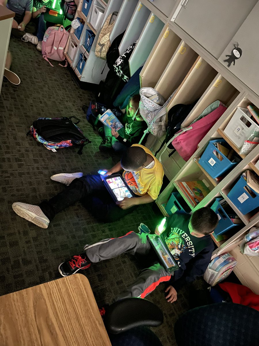 JohnsonG3_YES's tweet photo. We earned glow sticks from Moby Max! What a great gloomy day to read with them! Thanks @MobyMax !! #YESTigers180 https://t.co/30lRo8c5Pm