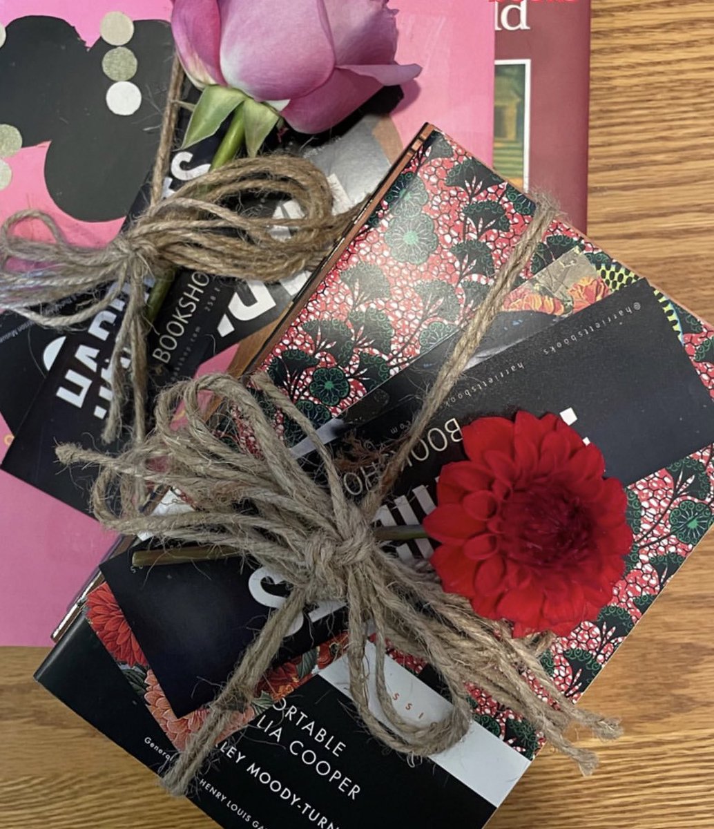 harriettsbooks's tweet photo. I keep asking florists if they’ll train me—cause Books &amp; Buds could be a whole thing. #WillWorkForFlowers https://t.co/5prMmjcG4F