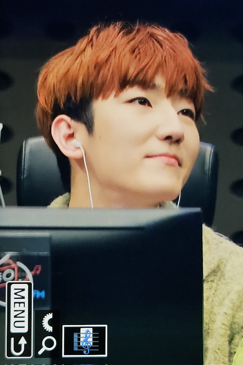 gallery_310's tweet photo. 230421 볼륨을 높여요 스페셜 DJ
#멜로망스 #melomance #멜로망스정동환 #정동환 https://t.co/j7HAifbnwV
