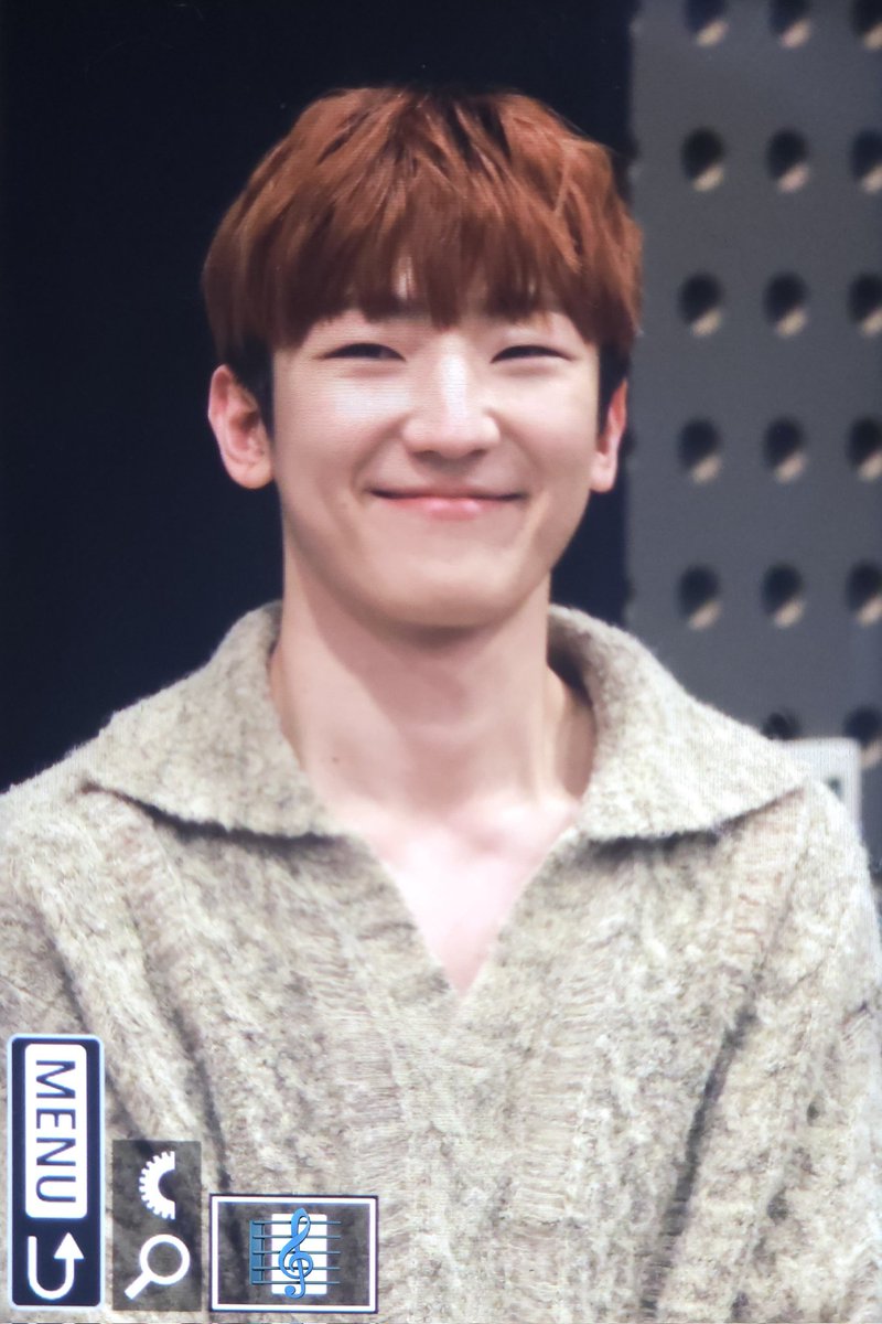 gallery_310's tweet photo. 230421 볼륨을 높여요 스페셜 DJ
#멜로망스 #melomance #멜로망스정동환 #정동환 https://t.co/j7HAifbnwV