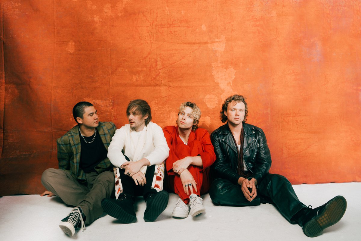 "We were determined to play on!

<a href="/shanmaygarner/">shannon garner</a> realises a life-long dream and chats to <a href="/5SOS/">5 Seconds of Summer</a> - a glimpse into their past, and a vision of the future.

clashmusic.com/features/we-we…