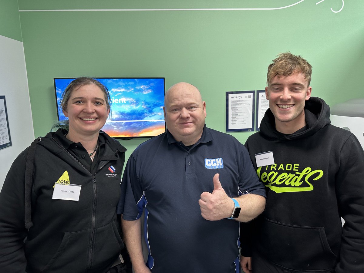 AllenHart999's tweet photo. Met up with some social media influencers from @_Onthetools #Tradelegends todays. @CityPlumbingUK  @TempestDaniel https://t.co/1D8Uu2NDCl