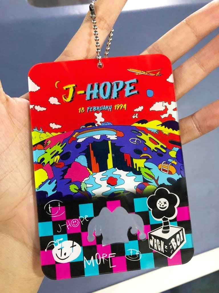favoojekey's tweet photo. GIVEAWAY PHOTOCARD HOLDER AKRILIK TEMA J-HOPE🥰💜

RULES:
RT + LIKE
RT PINNED
REP DOM

END ASAP https://t.co/oAE5ZNSHBc