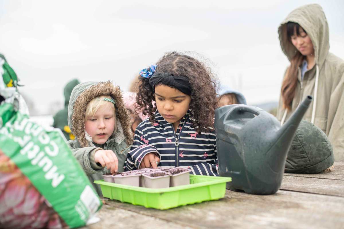 OakridgeGlos's tweet photo. Today @OakridgeGlos celebrated #EarthDay2023. The children visited the allotment, turned off the lights in their classroom for 1 hour and held a cake sale to raise money to buy bird food #ecoschool #ecowarriors #primaryschoolstroud #gloucestershire https://t.co/FaSlSqvLQX