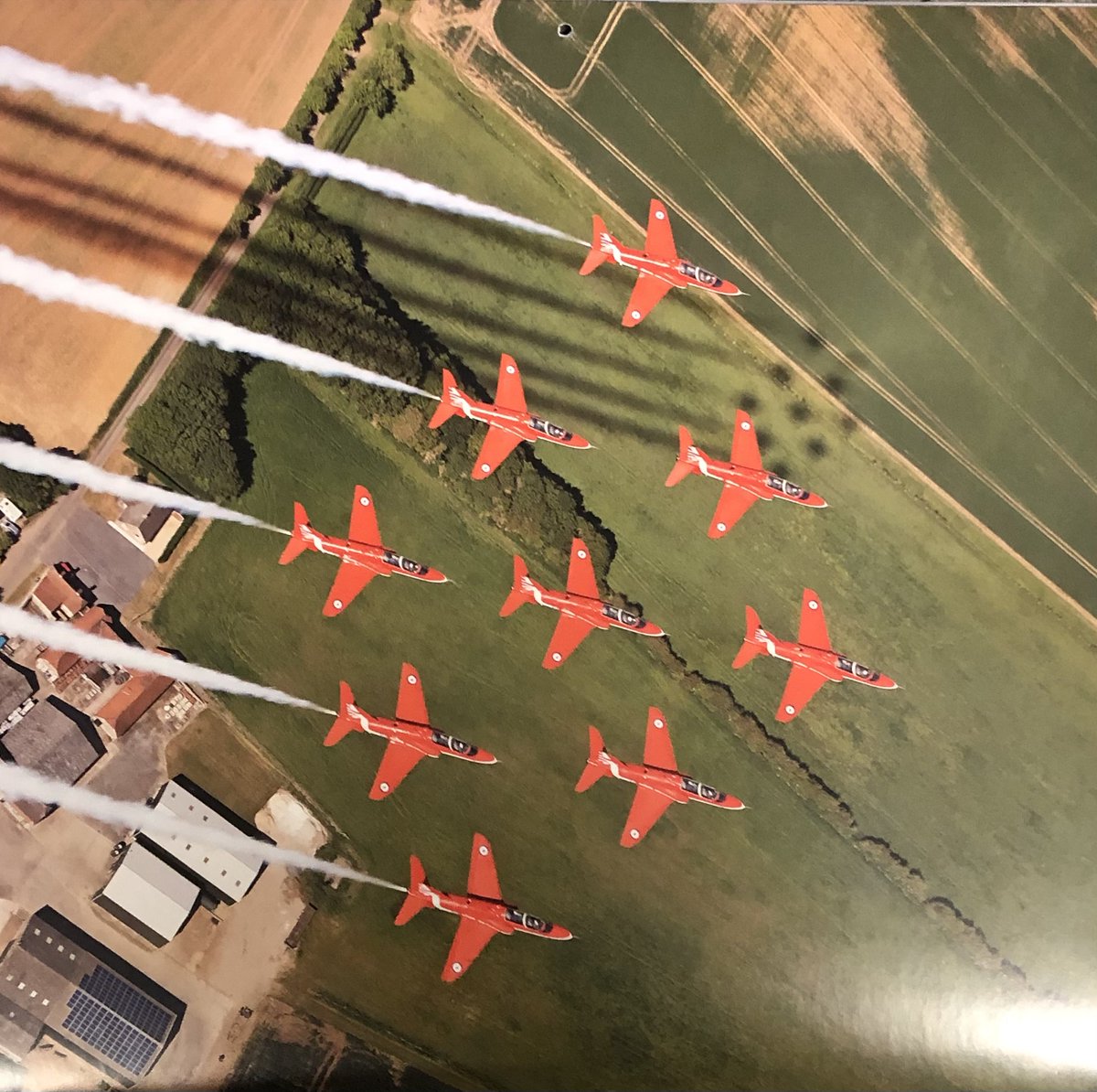 RArrowsCalendar's tweet photo. Have you ever seen the Red Arrows' famous Diamond Nine formation? It's a sight to behold! #DiamondNine #RedArrowsDisplay https://t.co/FU14E1VEfU