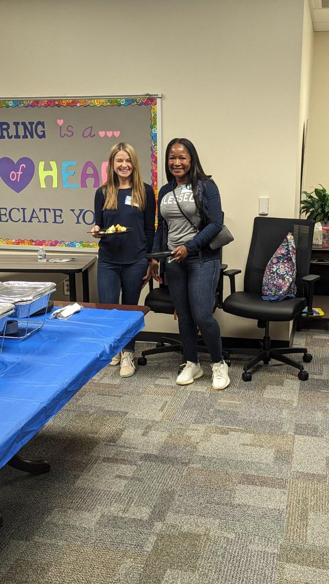 Hyper_BTC12's tweet photo. We love our ECMS parent and community volunteers! @ECMSWildcats #ecmspositivity https://t.co/Yp508uqPmG