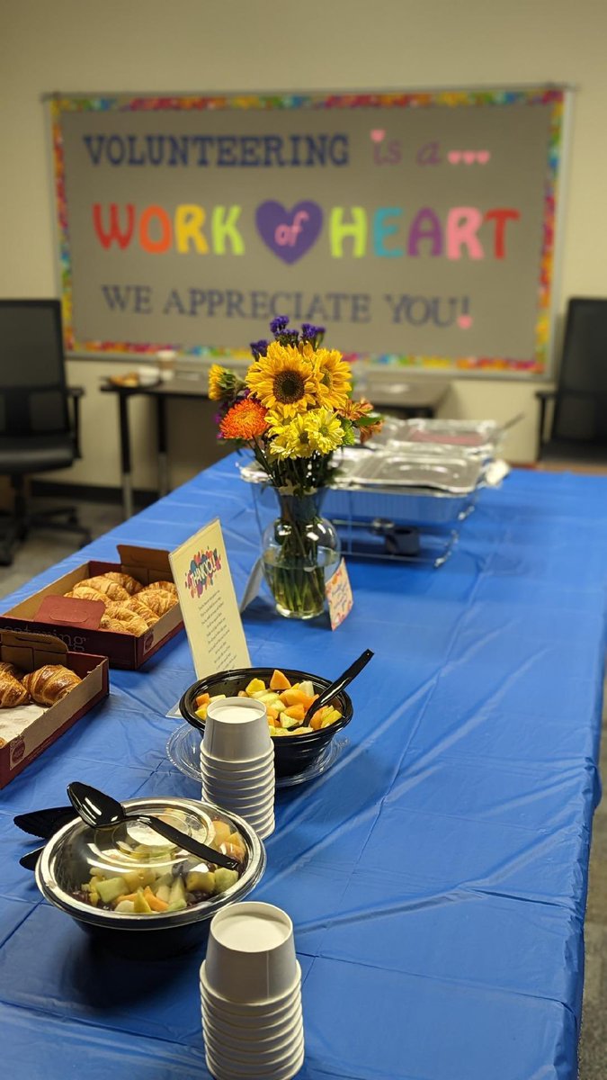 Hyper_BTC12's tweet photo. We love our ECMS parent and community volunteers! @ECMSWildcats #ecmspositivity https://t.co/Yp508uqPmG