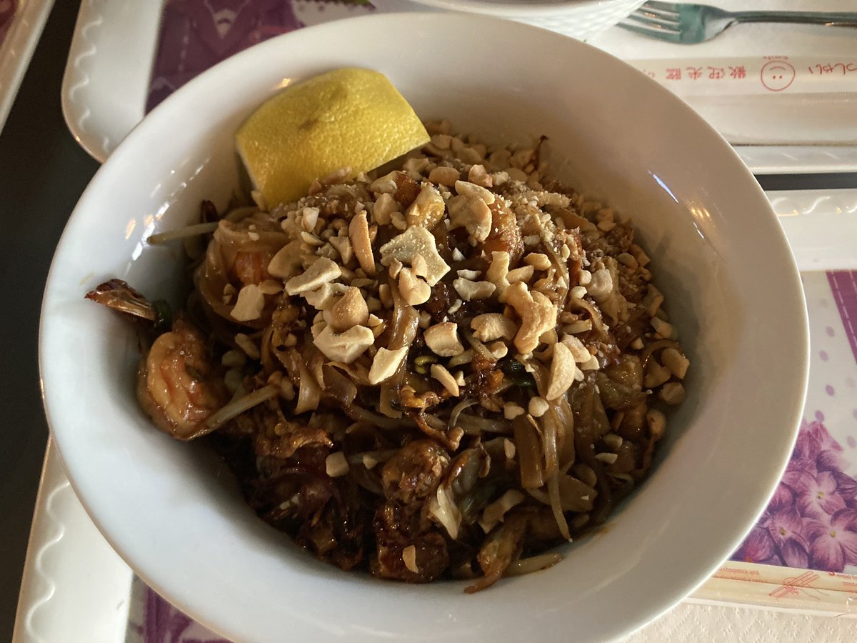 rina_delrey's tweet photo. お気に入りのタイ料理を食べにダーバンのMorningsideにあるお洒落なフードコート"The Food Box 031"へ🇹🇭✨
Friedワンタンとパッタイが美味しかった🥹💓
#durban #南アフリカ #海外生活 https://t.co/t0f3LYIyFQ
