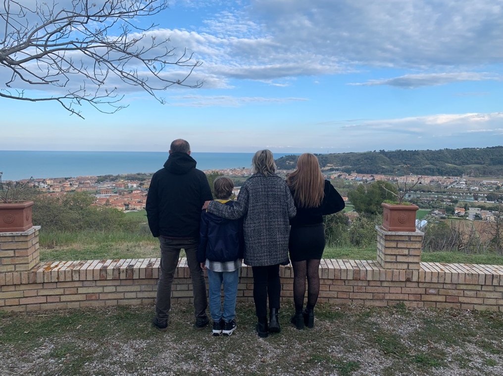 SistersofSAR's tweet photo. 8/8⭐️#SAR_STAR @elisa_trasatti spends her free time with her family👨👩👧👧, cooking🍳, sewing🧵, knitting🧶, acting in historical re-enactments👑, & organizing dinners for friends on the beach🏖️🍲! #WomeninRemoteSensing #WomeninSAR https://t.co/Q1gesEKwBD