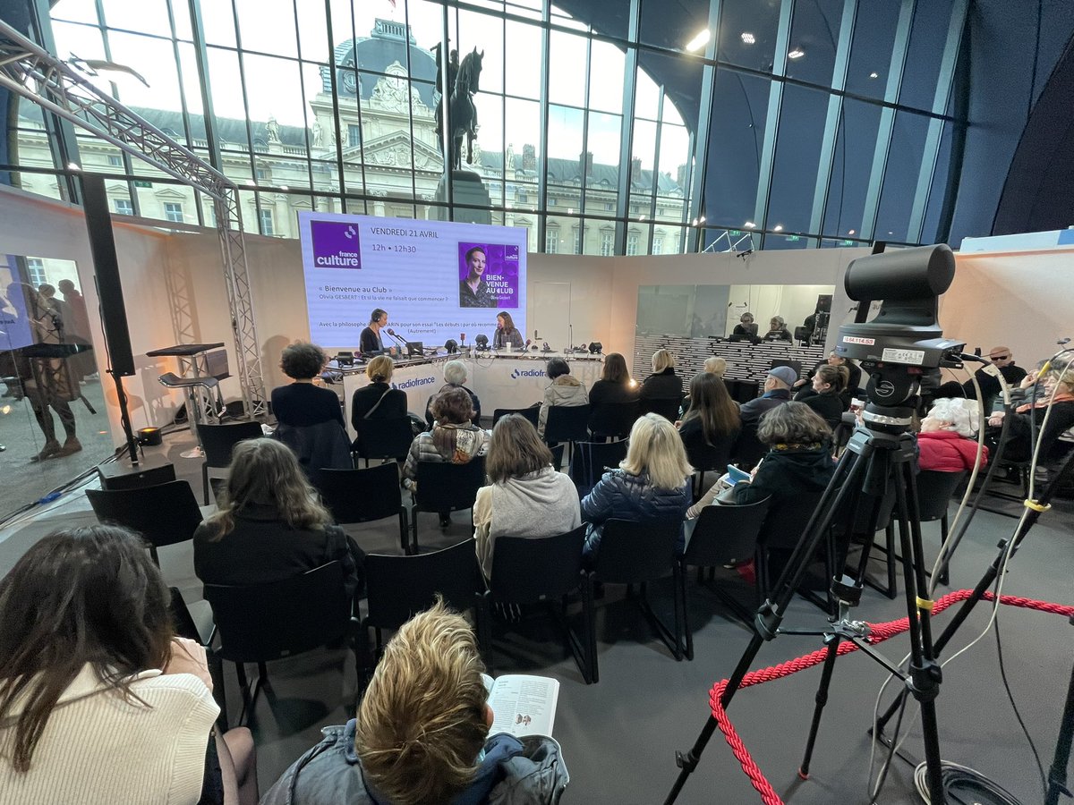 franceculture's tweet photo. [Evénement]
Jusqu´à dimanche, @FranceCulture propose de nombreuses émissions en direct du @festival_livre ! Ce midi, @OliviaGesbert recevait la philosophe et écrivaine Claire Marin dans l’émission « Bienvenue au Club ».
A (ré)écouter ici ➡️
https://t.co/uIk9rs0Egx https://t.co/zMKFBM88yH