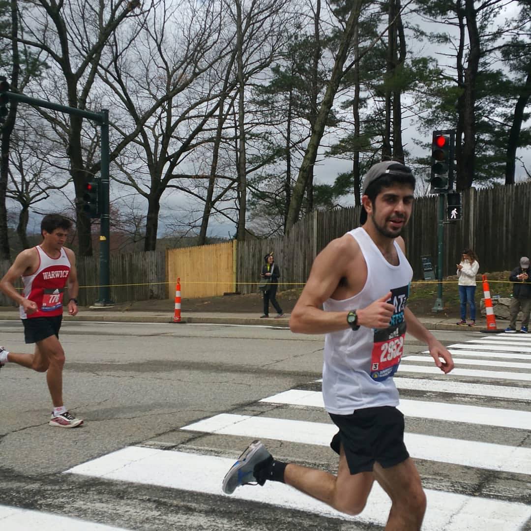 Earlier this week was the Boston Marathon so I wanted to share my experience when I ran Boston in 2019.

The big piece of advice you get before running: 

“The first five miles are downhill and you're amped up. DO NOT go out too fast!”

Well, what did I do? I went out too fast… https://t.co/TRoJiUp8oE