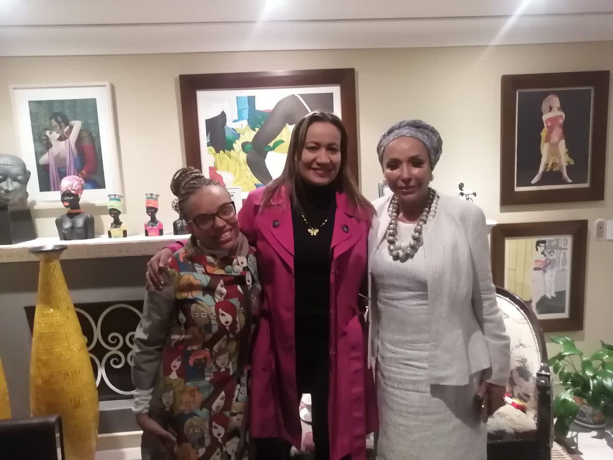 Aquí, con la ministra que quiere implementar una de las reformas mas importantes para el buen vivir de los(as) colombianos(as)

#LaSaludQueMereces