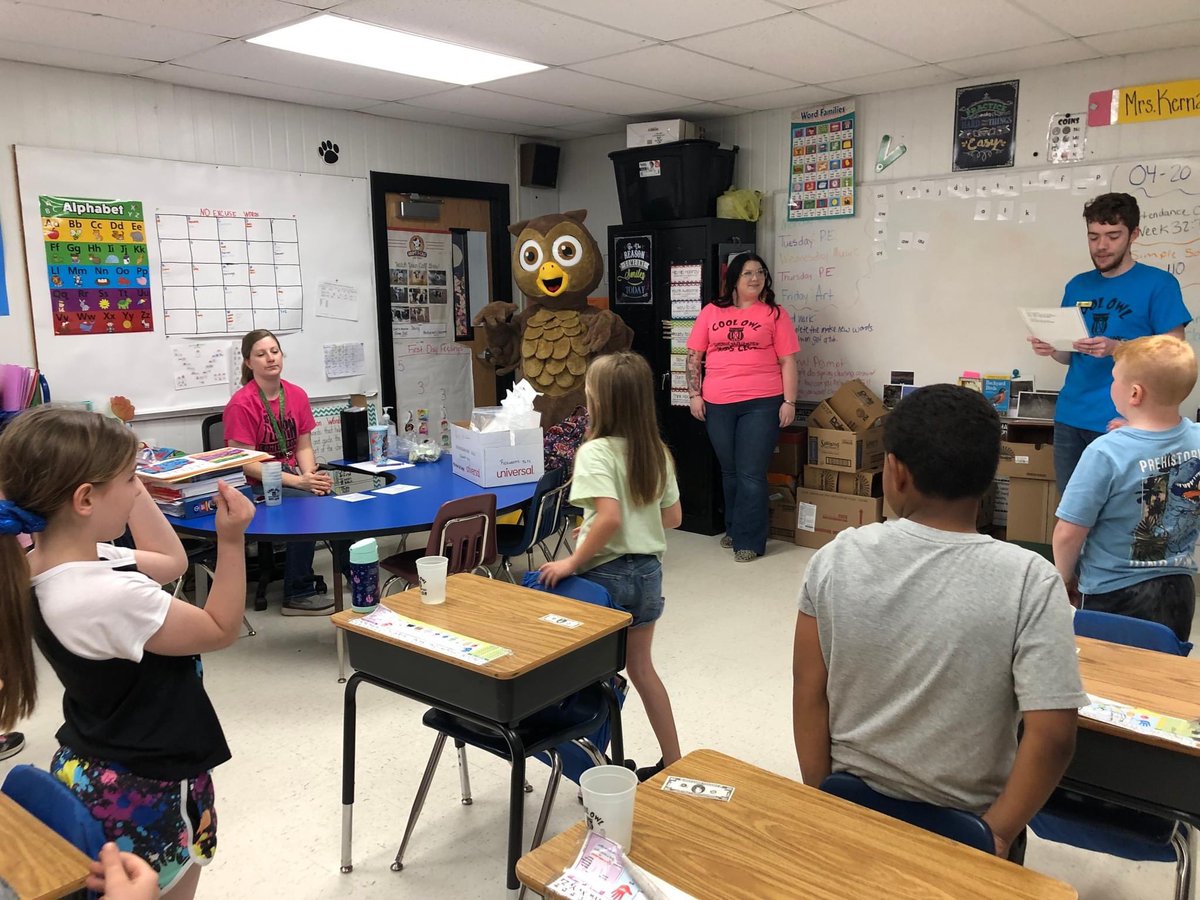 BelgradeStBank's tweet photo. Thank you for having us yesterday Richwoods Elementary! 😊
We had so much fun! 💙💛

We loved teaching you all about SPENDING, SAVING, &amp; SHARING! 💵
WISE MONEY MANAGEMENT! 💰

@mobankers @ABABankers
#TeachChildrenToSave #FinancialLiteracyMonth #TCTS #TheOtherLiteracy #CoolOwlKids https://t.co/XPmpDftRQ3