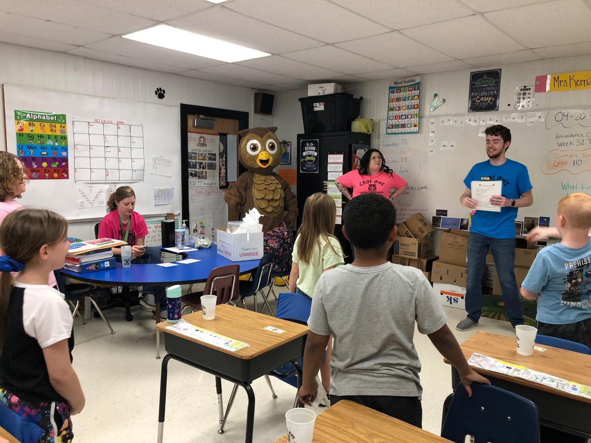 BelgradeStBank's tweet photo. Thank you for having us yesterday Richwoods Elementary! 😊
We had so much fun! 💙💛

We loved teaching you all about SPENDING, SAVING, &amp; SHARING! 💵
WISE MONEY MANAGEMENT! 💰

@mobankers @ABABankers
#TeachChildrenToSave #FinancialLiteracyMonth #TCTS #TheOtherLiteracy #CoolOwlKids https://t.co/XPmpDftRQ3