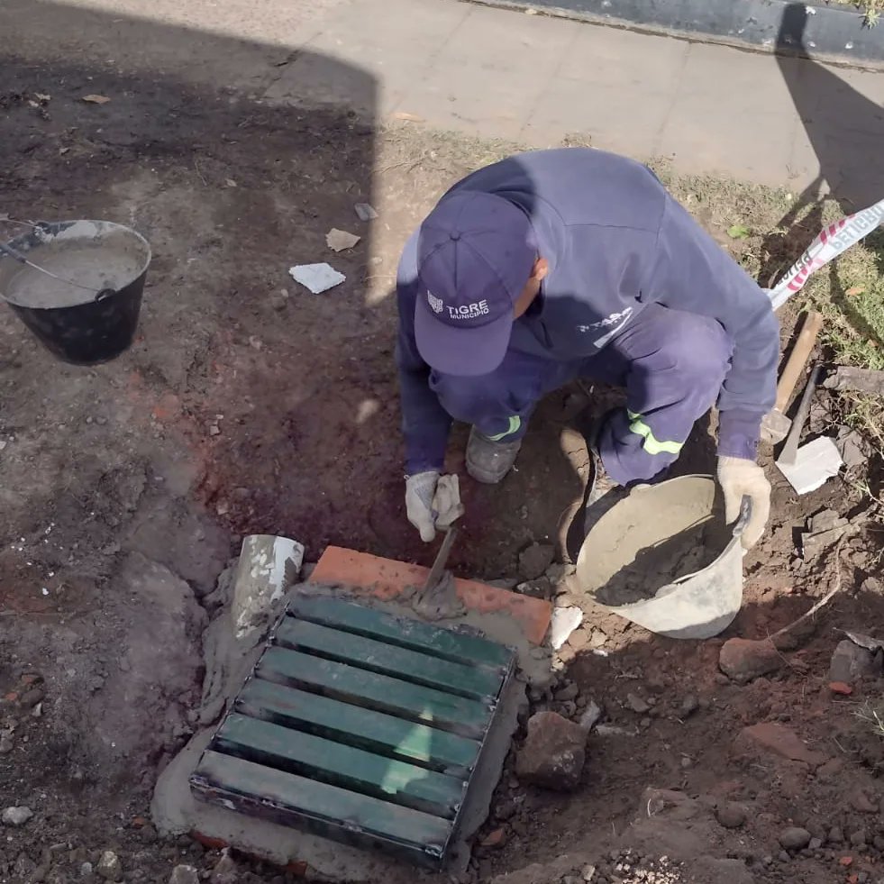 QueLindaMiCiuda's tweet photo. Realizamos cรกmara de inspecciรณn y colocamos rejilla en la calle Colombia e/ Belgrano y 25 de Mayo #TalarCentro
Consultas al โ๏ธ11-6010-2550
#TigreEsMiVida
@ZamoraJulio https://t.co/hBmZ9t8N6x