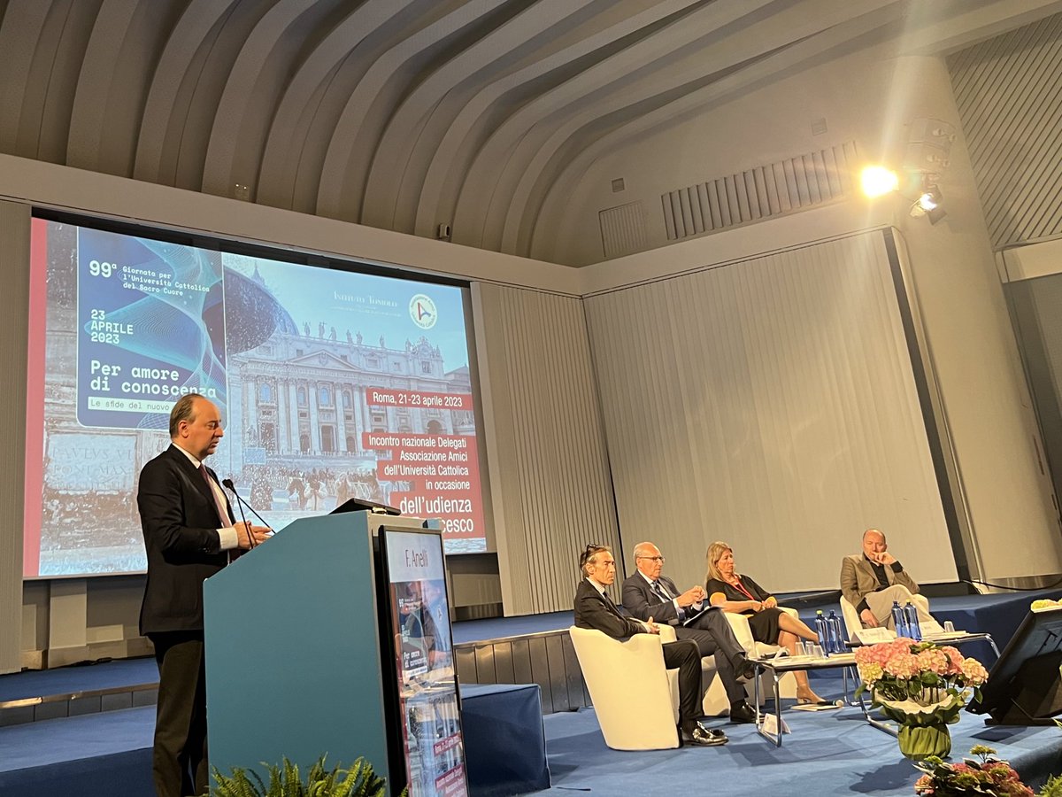 annina_simonati's tweet photo. “Dove ci porta il cervello?” il #talk promosso da @TonioloIstituto in occasione della 99ª Giornata per @Unicatt https://t.co/BGpwDYoclz