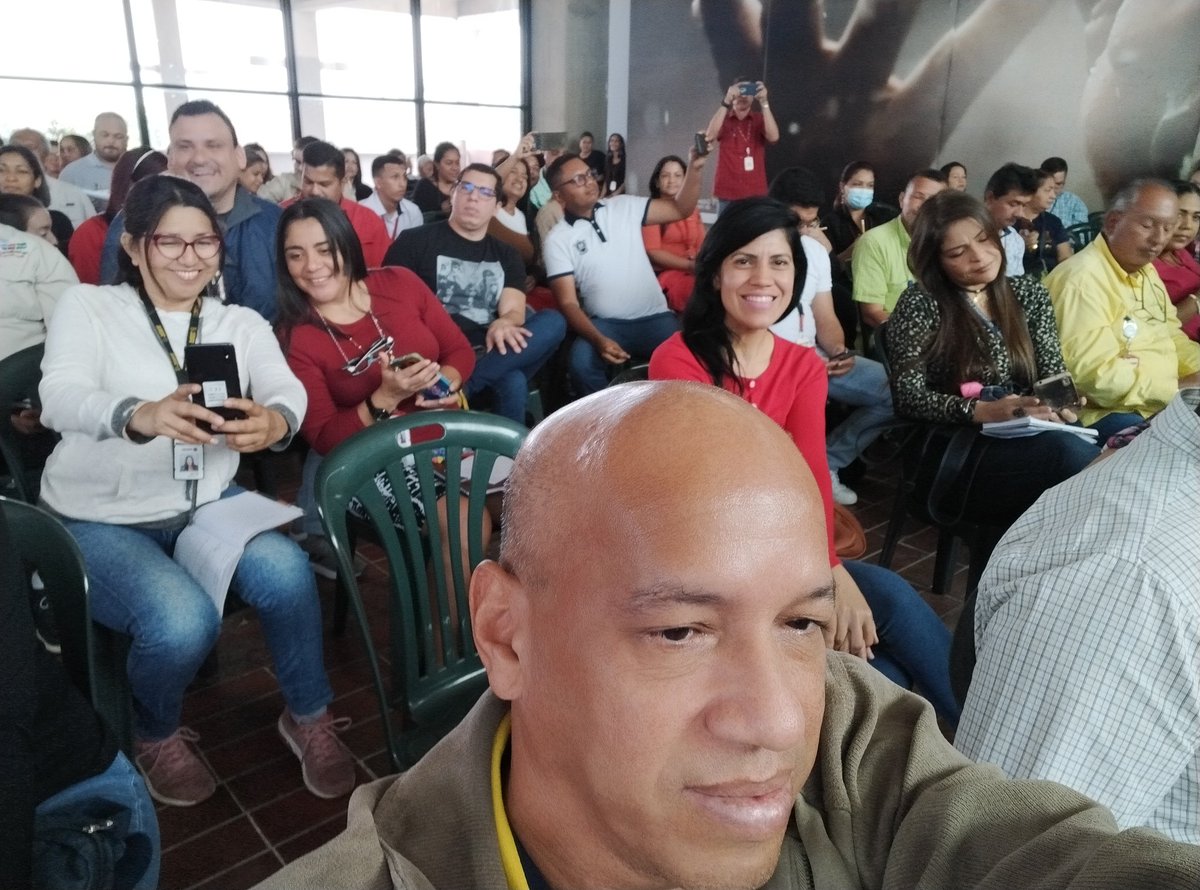 Checheorio's tweet photo. En en el taller de #BrigadistasComunicacionales en PDVSA https://t.co/tZyOogy3yR