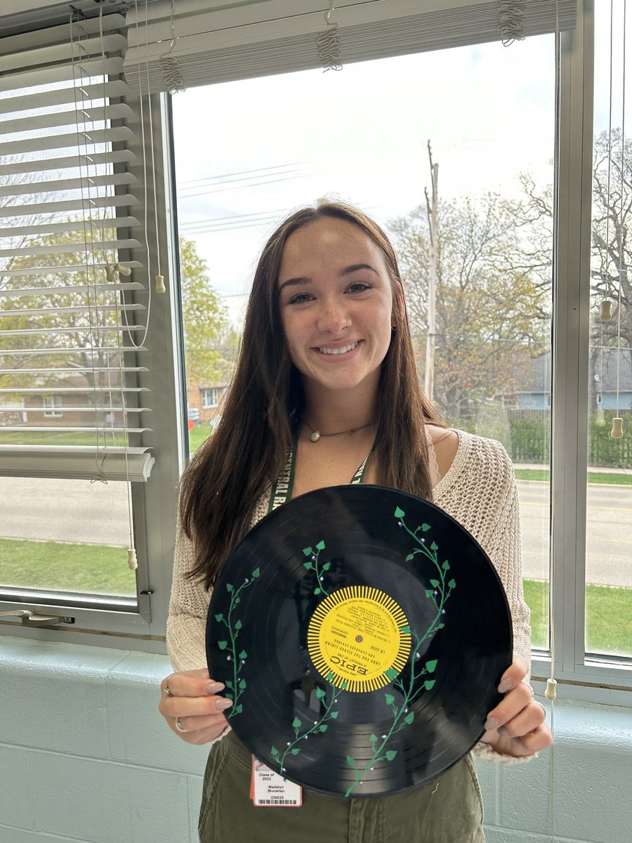 Nina Cavender (she/her) tweet media