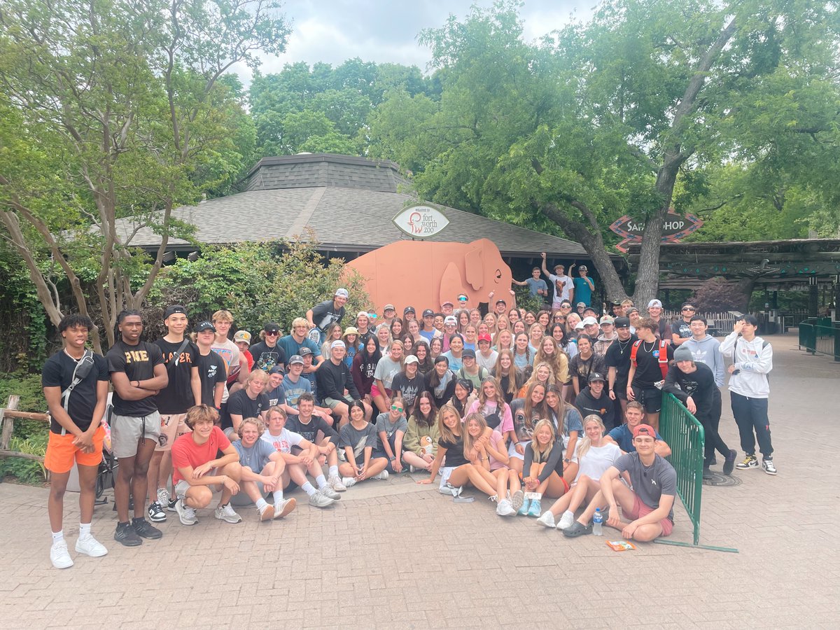 LibertyArgyle's tweet photo. This past Tuesday, our Seniors went to the Zoo! 

Zoo Day is a fun tradition at Liberty as one of the final events our Seniors have all together leading up to Senior Splurge and Graduation festivities! This school year has flown by; soak up every last bit, class of 2023! https://t.co/qyqgLToLXn
